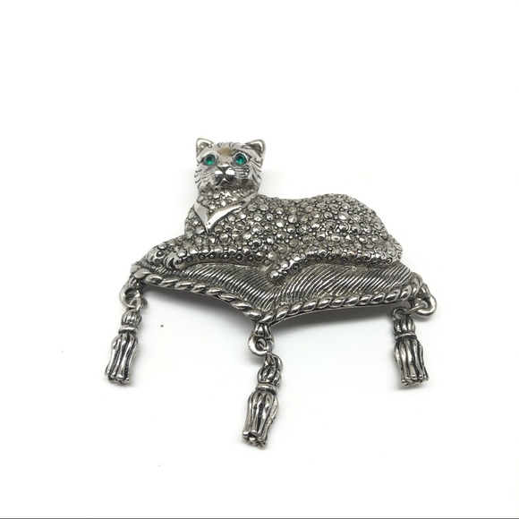 90s Avon Cat Brooch Green Eyes Sitting on Pillow - Picture 3 of 12